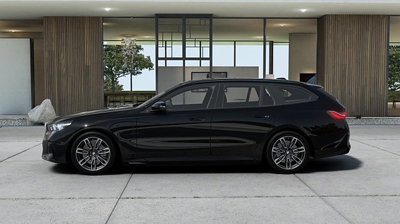BMW 530e 4 of 5
