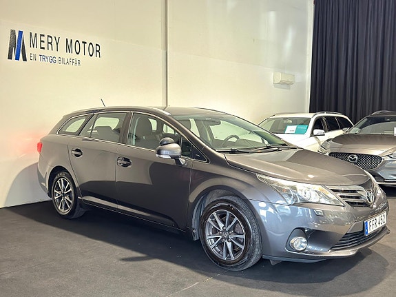 Toyota Avensis 2 of 5