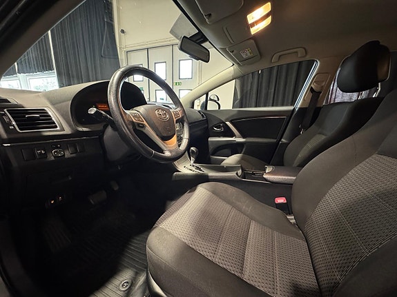 Toyota Avensis 5 of 5
