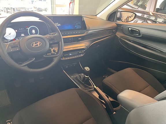 Hyundai i20 8 of 17