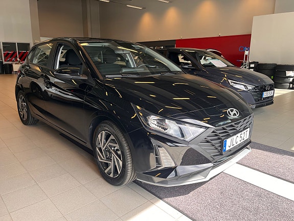 Hyundai i20 3 of 17