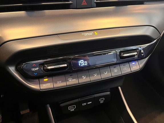 Hyundai i20 10 of 17