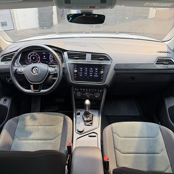 Volkswagen Tiguan 9 of 12