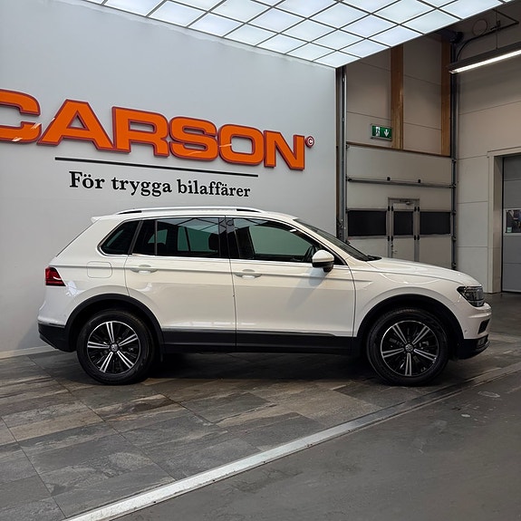 Volkswagen Tiguan 3 of 12