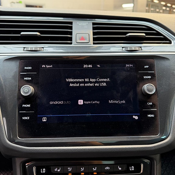 Volkswagen Tiguan 12 of 12