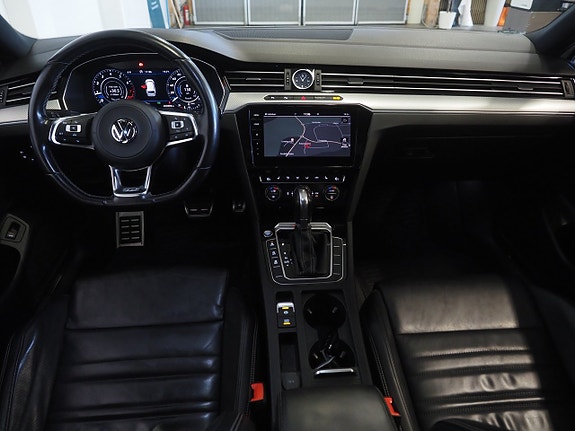 Volkswagen Passat 17 of 28