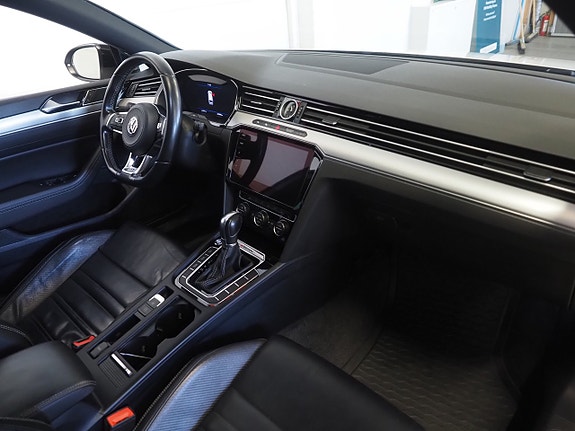 Volkswagen Passat 10 of 28