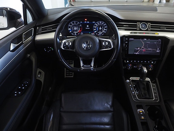 Volkswagen Passat 18 of 28