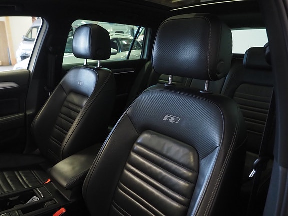 Volkswagen Passat 16 of 28