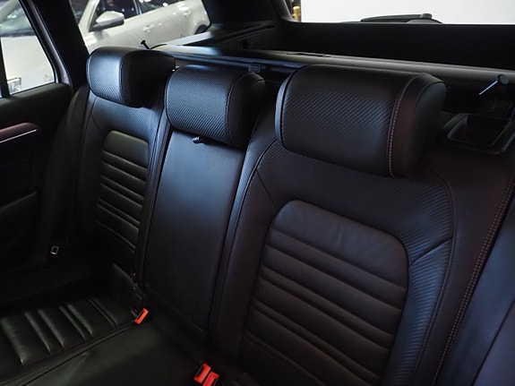 Volkswagen Passat 15 of 28