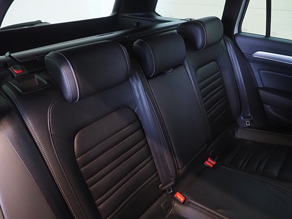Volkswagen Passat 14 of 28
