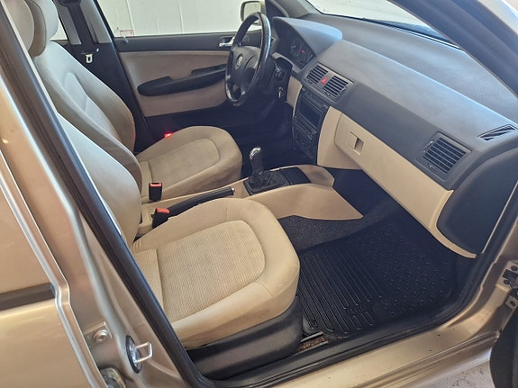 Skoda Fabia 6 of 13