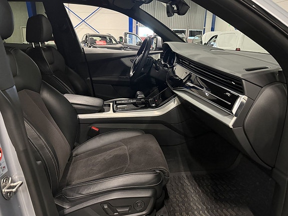 Audi Q8 13 of 24