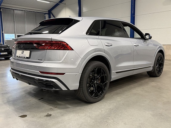 Audi Q8 5 of 24