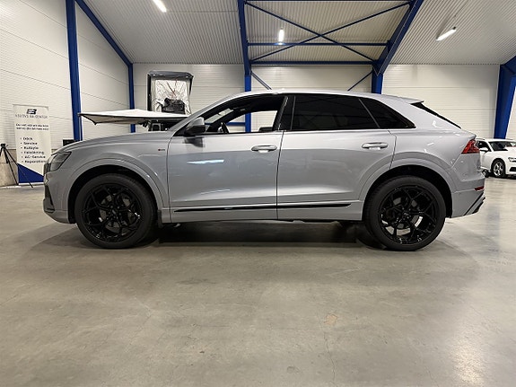 Audi Q8 3 of 24