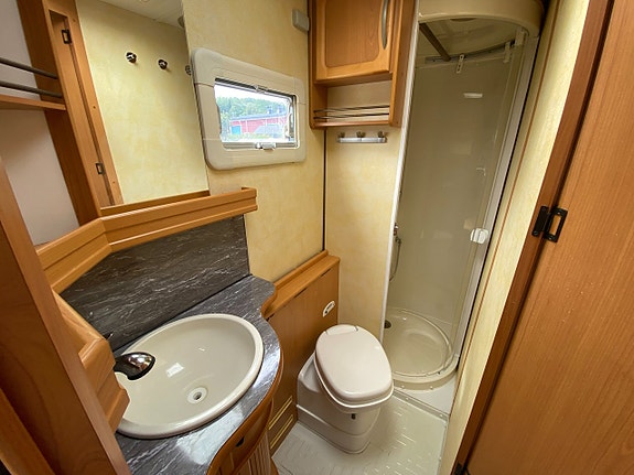 Kabe Travel Master Alkov 13 of 17