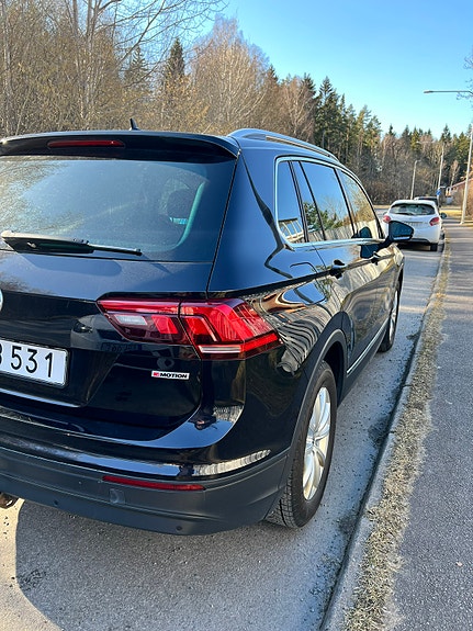 Volkswagen Tiguan 2 of 10