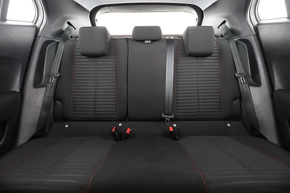 Peugeot 2008 16 of 30