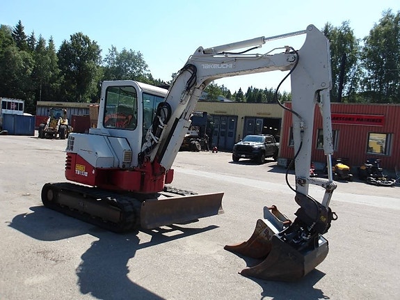 Takeuchi TB 153 FR 2 of 5