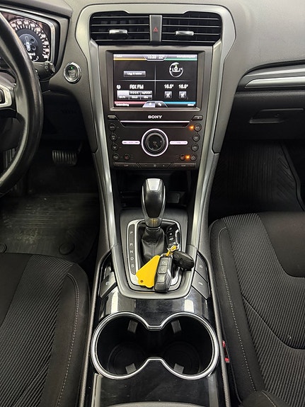 Ford Mondeo 13 of 21