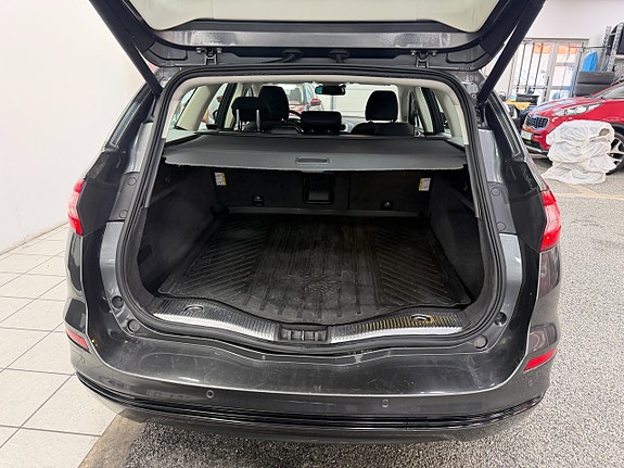 Ford Mondeo 18 of 21