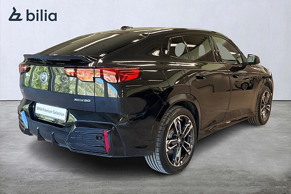 BMW iX2 15 of 17