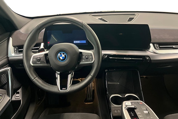 BMW iX2 8 of 17