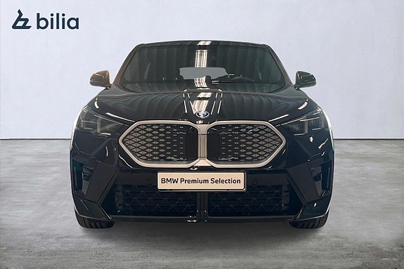 BMW iX2 5 of 17