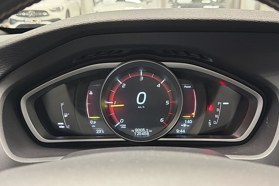 Volvo V40 12 of 25