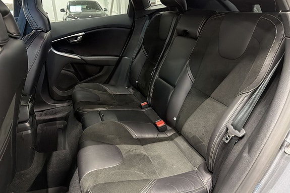 Volvo V40 24 of 25