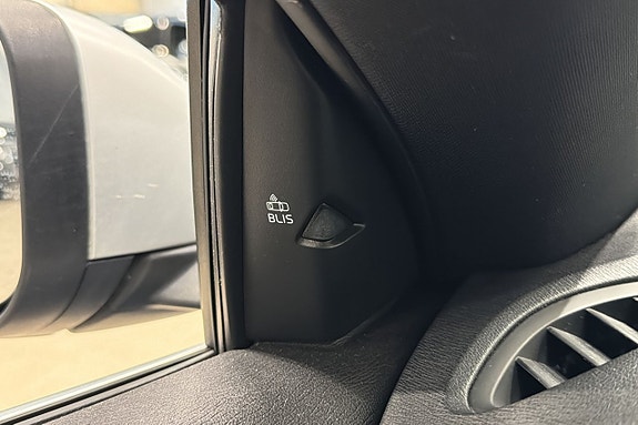 Volvo V40 18 of 25