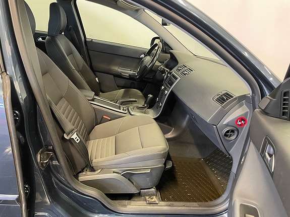 Volvo V50 8 of 10
