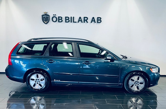 Volvo V50 2 of 5