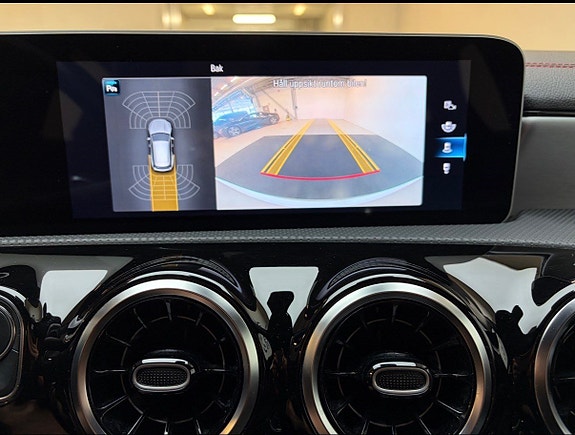 Mercedes-Benz CLA180 9 of 11