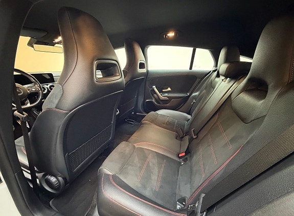 Mercedes-Benz CLA180 6 of 11