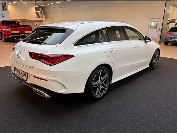Mercedes-Benz CLA180 4 of 5