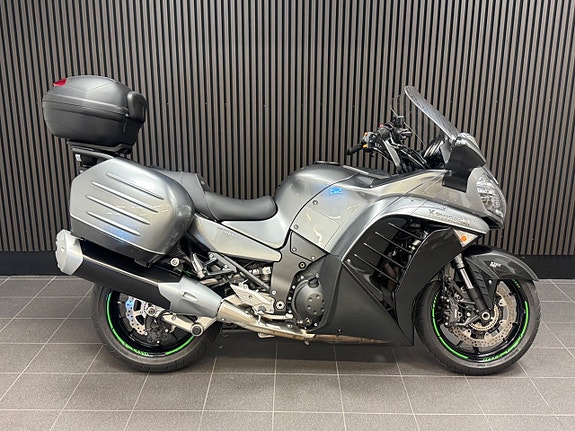 Kawasaki GTR1400 2 of 5