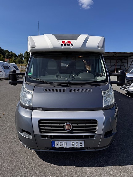 Adria Coral S670 SLL U-SOFFA, 2 x SOLCELL, EL-GOLVV 2 of 22
