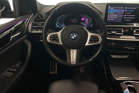 BMW iX3 9 of 17