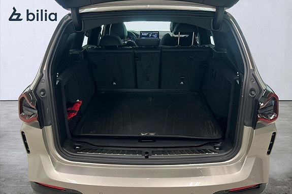 BMW iX3 10 of 17
