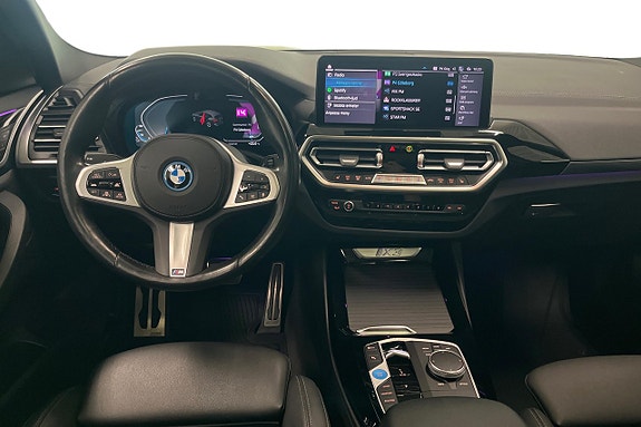 BMW iX3 8 of 17