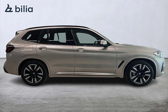BMW iX3 15 of 17