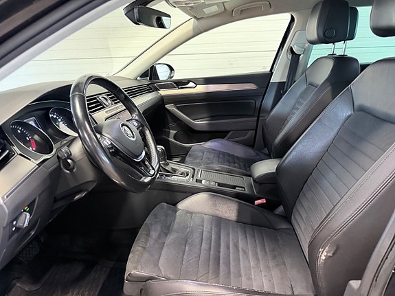 Volkswagen Passat 10 of 23
