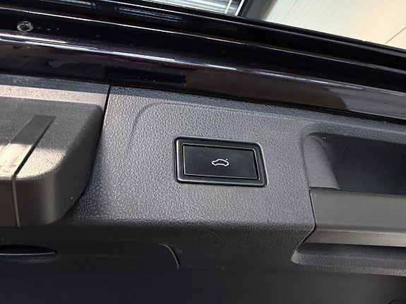 Volkswagen Passat 19 of 23