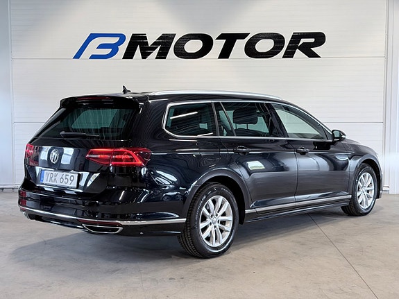 Volkswagen Passat 8 of 23