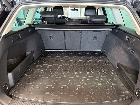 Volkswagen Passat 18 of 23