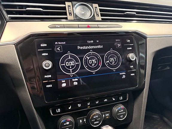 Volkswagen Passat 20 of 23