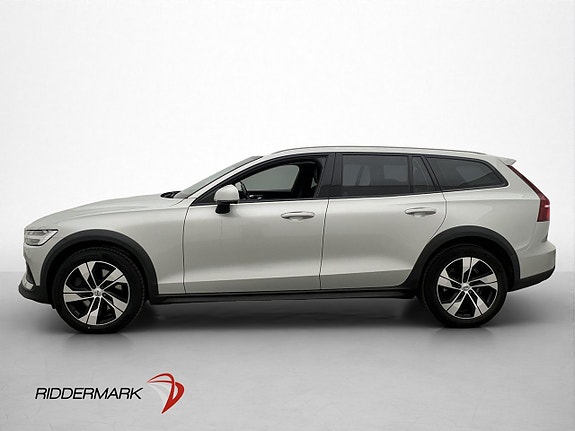 Volvo V60 Cross Country 4 of 5