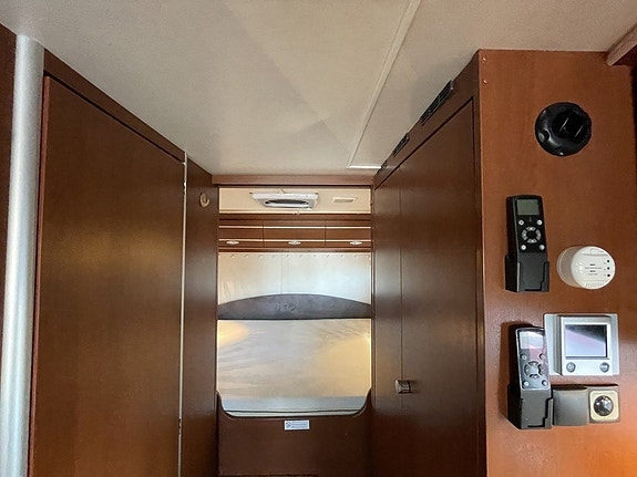 Dethleffs Esprit 7870 /Solcell x2/ALDE/3.0L 160hk kedja/5000kg/Ugn 8 of 14