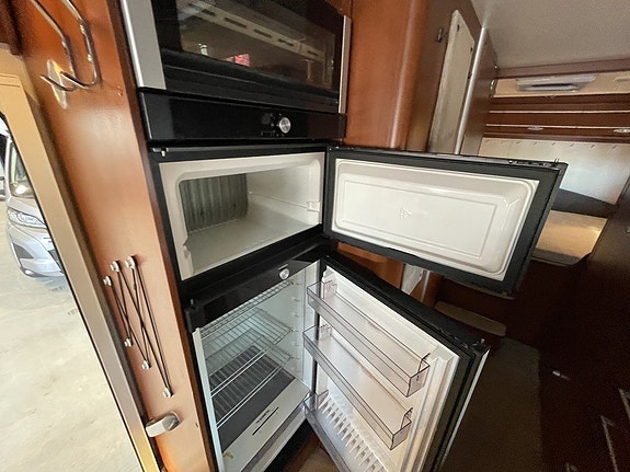 Dethleffs Esprit 7870 /Solcell x2/ALDE/3.0L 160hk kedja/5000kg/Ugn 11 of 14